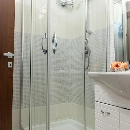 Sleeps 6 Guests! 2 Minute Walk To Beach! Кампора-Сан-Джованни